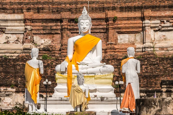 Status de Buda en Wat Yai Chaimongkol, Ayutthaya, Tailandia —  Fotos de Stock