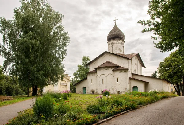 Pskov. Rusia. Iglesia del Monasterio de la Ascensión Starovoznesensky —  Fotos de Stock