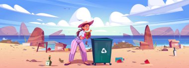 Kadın, deniz sahilindeki çöp kutusuna çöp topluyor.