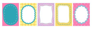 Dalgalı kenarları ve parlak pembe, sarı ve deniz mavisi renkleri olan dekoratif çerçeveleri tara. Davetiyeler için polka noktalar, çizgiler ve elmas ızgara - desenli arka planda vektör şekilleri