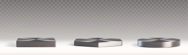 3D çelik platformlu gümüş metal podyum seti. Kare, altıgen ve dairesel kaide şeffaf arka planda duruyor. Gösteri sunumları için minimalist krom ürün görüntüleme modeli.