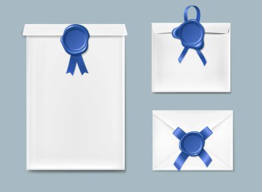 Zarflarda mavi balmumu mühürler var. Mektup, aşk mesajı, davetiye veya belge için 3D yuvarlak pullar ve kurdelelerle mühürlenmiş boş kağıt paketinin gerçekçi temsili sunumu, klasik kraliyet postası