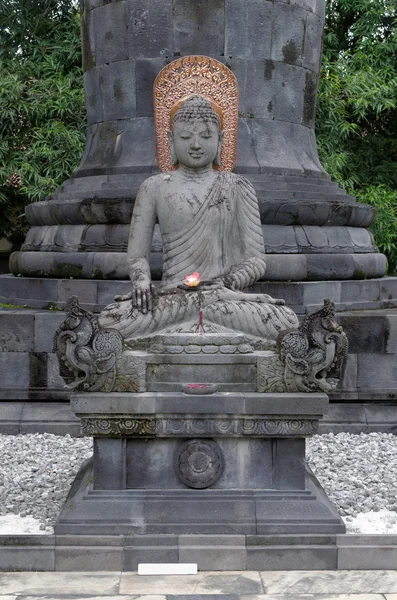 Statue de buddha aksobhya — Photo