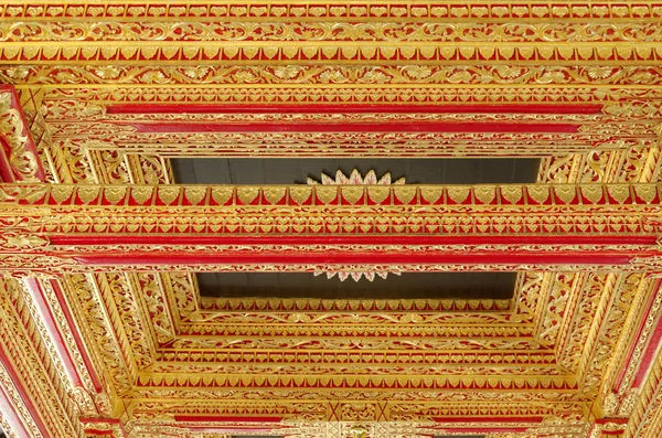 Techo con hermoso adorno en Yogyakarta Sultanate Palace — Foto de Stock