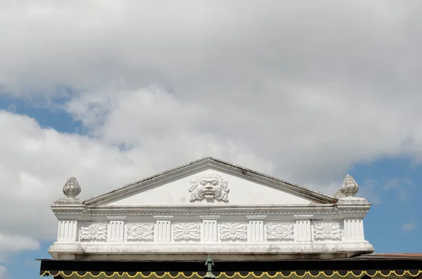 Ogre decotation at the top of Bangsal building inside Yogyakarta Sultanate Palace complex — Stock Photo, Image