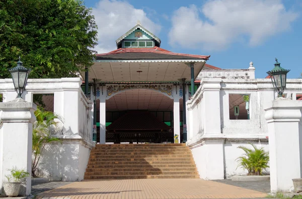 Bangsal Siti Hinggil, een zaal binnen Yogyakarta Sultanaat Palace — Stockfoto