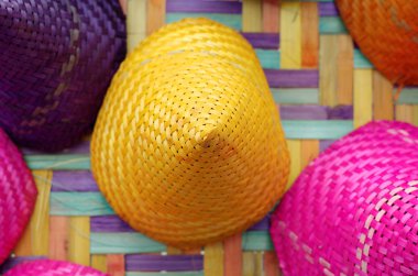 Renkli koni dokuma bambu bileşimi