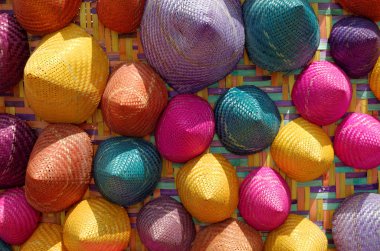 Renkli koni dokuma bambu bileşimi