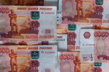 Rus beş binde banknotlar