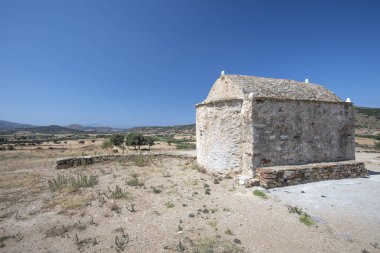 MÖ 6. yüzyıldan kalma beyaz mermerden antik Demeter tapınağı Naxos Adası, Kiklad Adaları, Yunanistan, Avrupa. Parthenon 'dan bir yüzyıl önce Tyrann Lygdamis tarafından inşa edildi..