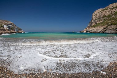 Eleonas bölgesindeki vahşi sahil.