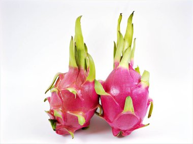 Beyaz arka planda ejderha meyvesi izole, Pitahaya, pitaya