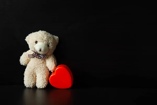 Herzblatt Mit Teddybär Auf Schwarzem Hintergrund Liebe Valentine Und Romantisches — Stockfoto