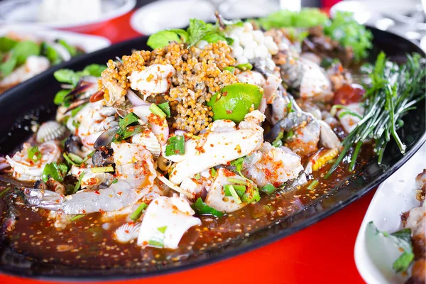 Kořeněný Salát Mořských Plodů Thaifood Syrové Krmivo Směs Krevety Olihně — Stock fotografie