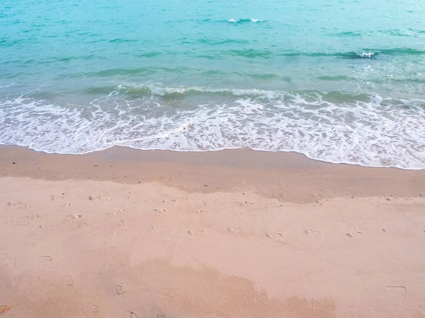 Піщаний Пляж Білою Морською Якою Хвилею Зверху Складання Статті Про — стокове фото