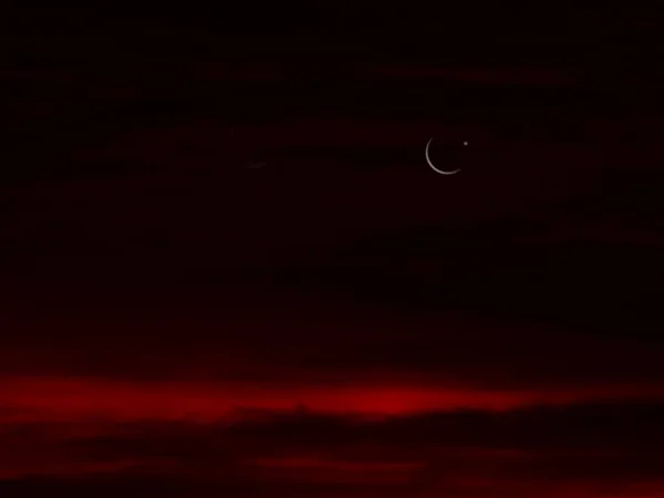 Ramadan Kareem Religieuze Symbolen Crescent Maan Lucht Schemernacht Donker Zwarte — Stockfoto