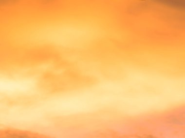 Turuncu Bulut gökyüzü soyut gradyanı bulanıklaştı. Yumuşak odaklı duvar kâğıdı tatlı yumuşak manzara. Seyahat için yaz tatili kavramı.