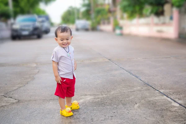 Little Boy Year Old Standing Road Happy Smile Cute Child — Stock Photo, Image
