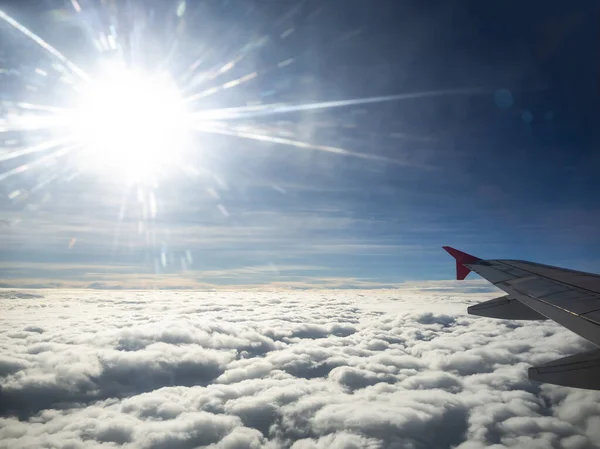 Light Day Wing Airplane Flying Cloud Blue Sky Background Transportation — Stock Photo, Image