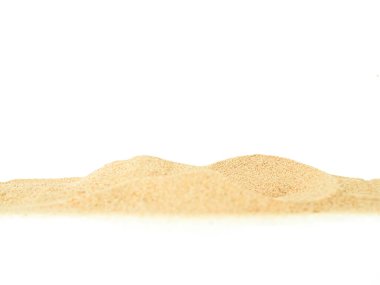 Kum Sahili, Beyaz Arkaplan Dokusunu İzole Etti Yaz Zen Bahçe Sahil Okyanusu Sıcak Tropikal Sahne Serinletici Doğa, Yaz Saati Yoga Tatil Yogası Kum Külü Kuru Kahverengi Parçacık.