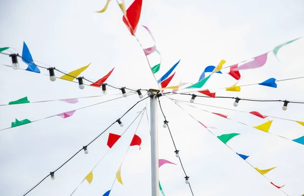 Renkli kiraz ve ışıklar