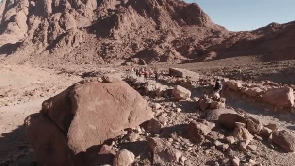 Egypt, Sharm El Sheikh - 02-10-2020: pohled na Sinajský kaňon a klášter Odeslané Catherine — Stock video