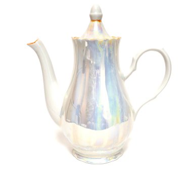 Sovyet seramik su ısıtıcısı porseleni beyaz arka planda izole edilmiş.