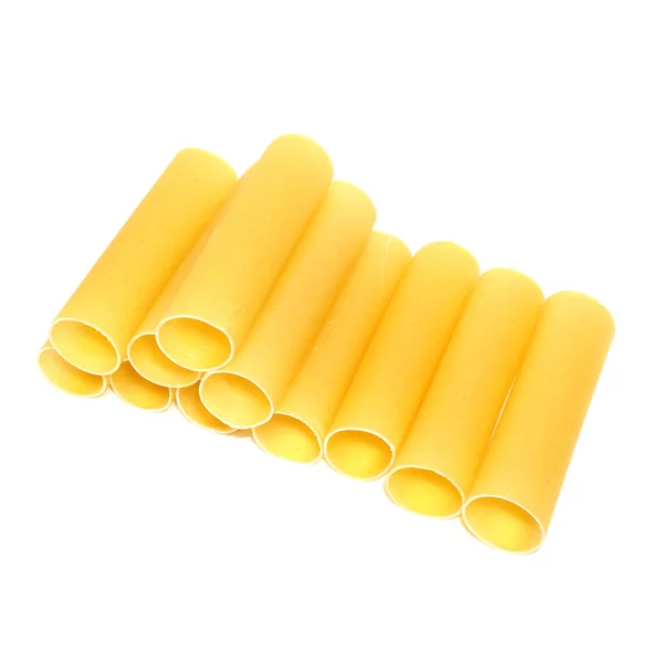 Gul cannelloni pasta isolerad på vit bakgrund — Stockfoto