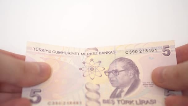 5 Turkish lira in hands, turkish money, bank of turkey — Stock Video