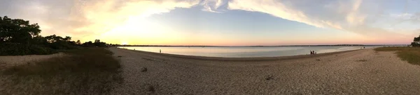 海の上のアメリカの夕日のパノラマ. — ストック写真