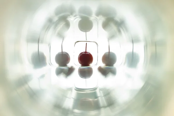 Küçük kırmızı elma