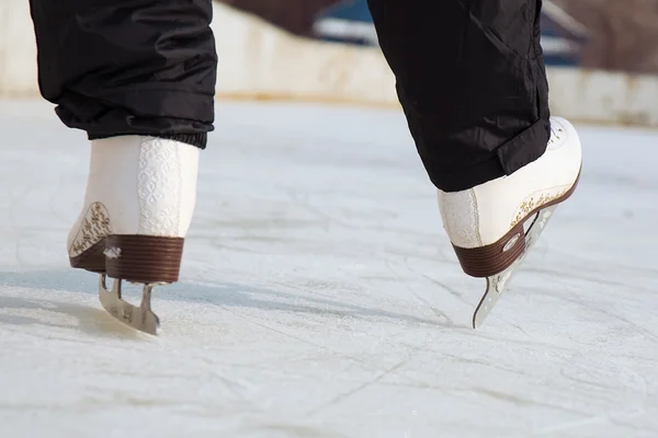 Girl in figure skates — Stock Photo, Image