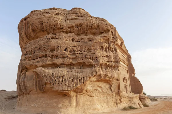 사우디아라비아에 있는 마단 살레의 고대 조각품 건물 들 — 스톡 사진