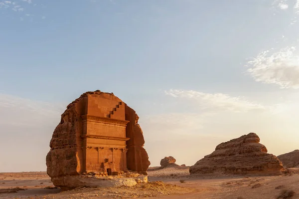 Αρχαία σκαλιστά κτίρια του Madain Saleh στη Σαουδική Αραβία Εικόνα Αρχείου