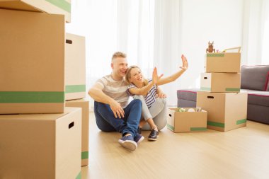 Mutlu çift onların rüya evi hakkında rüya