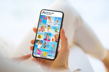 Yaratıcı kişinin fotoğraf galerisi cep telefonunda gösterildi
