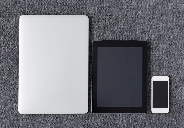 Computador portátil, tablet e telefone móvel — Fotografia de Stock