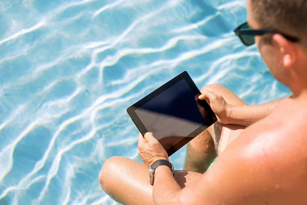 Schwimmbad im Hotel — Stockfoto