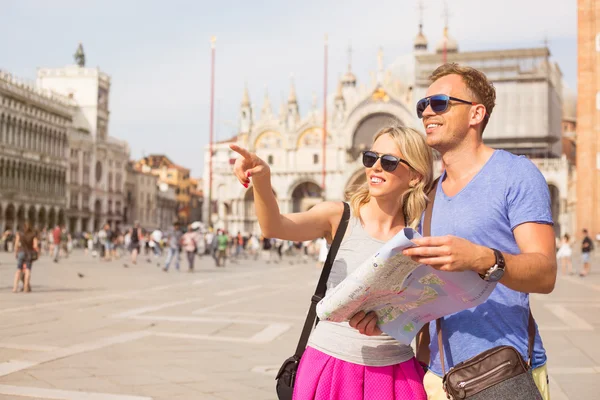 Tourists sightseeing in Venice — 스톡 사진