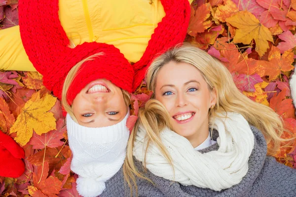 Due amiche felici — Foto Stock