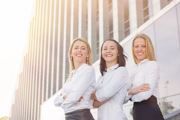 Gelukkig zakelijke vrouwen — Stockfoto