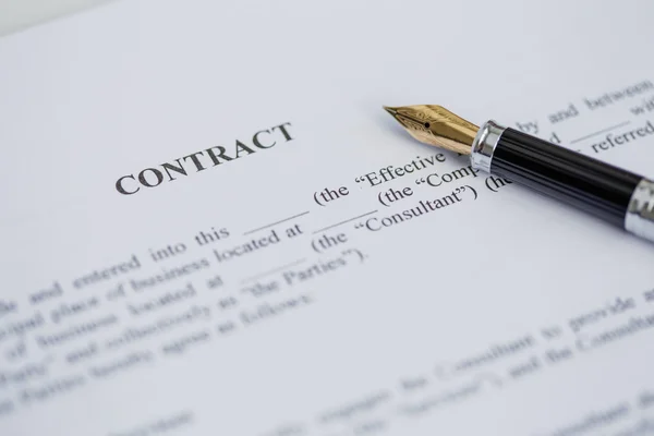 Contract and pen close up — Stock Photo, Image