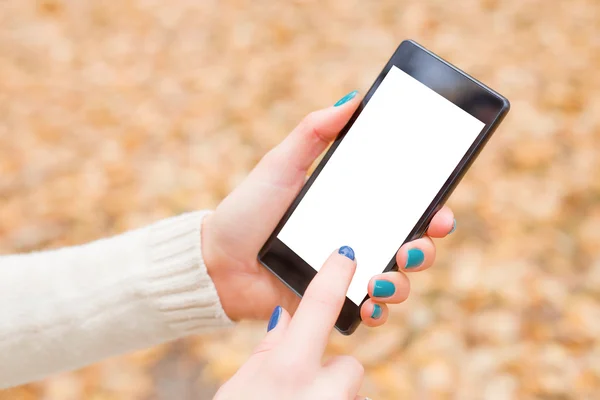 Vrouw met mobiele telefoon — Stockfoto