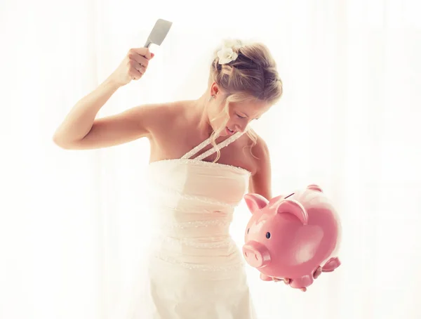 Boos bruid met piggy bank — Stockfoto