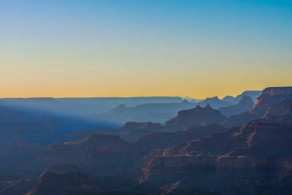 Μεγαλοπρεπή μακρινή θέα του Grand Canyon σούρουπο — Φωτογραφία Αρχείου