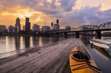 Portland, Oregon, ABD günbatımı manzara.