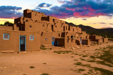 Taos, New Mexico, ABD Pueblo evlerde Adobe.