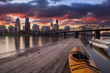 Portland, Oregon, ABD günbatımı manzara.