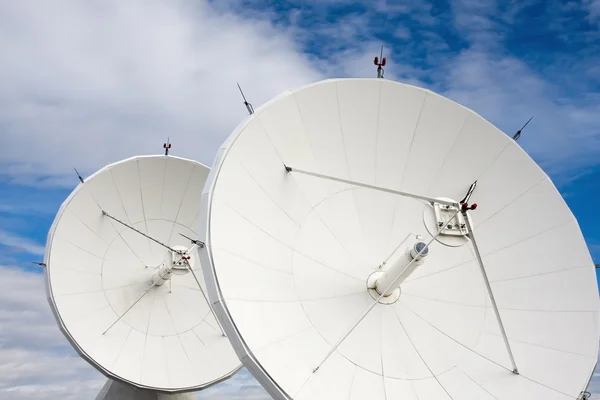 Parabolaantennák nemzeti rádiócsillagászati Obszervatóriumban — Stock Fotó