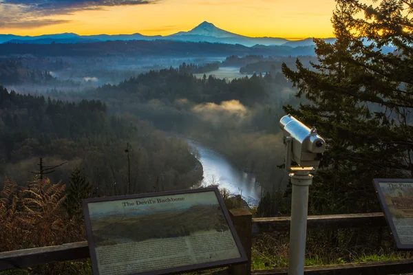 Mount Hood dal punto di vista di Jonsrud . — Foto Stock